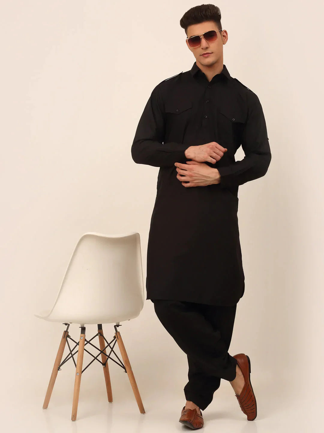 Jompers Men's Black Cotton Solid Pathani Kurta with Salwar