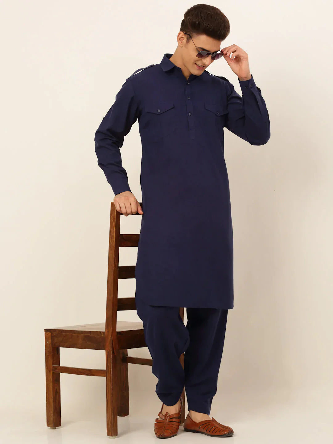 Jompers Men's Navy Cotton Solid Pathani Kurta with Salwar