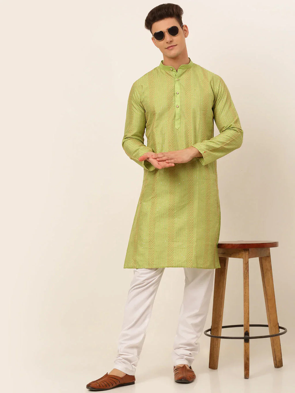 Jompers Men's Pista Green Embroiderd Kurta Pajama
