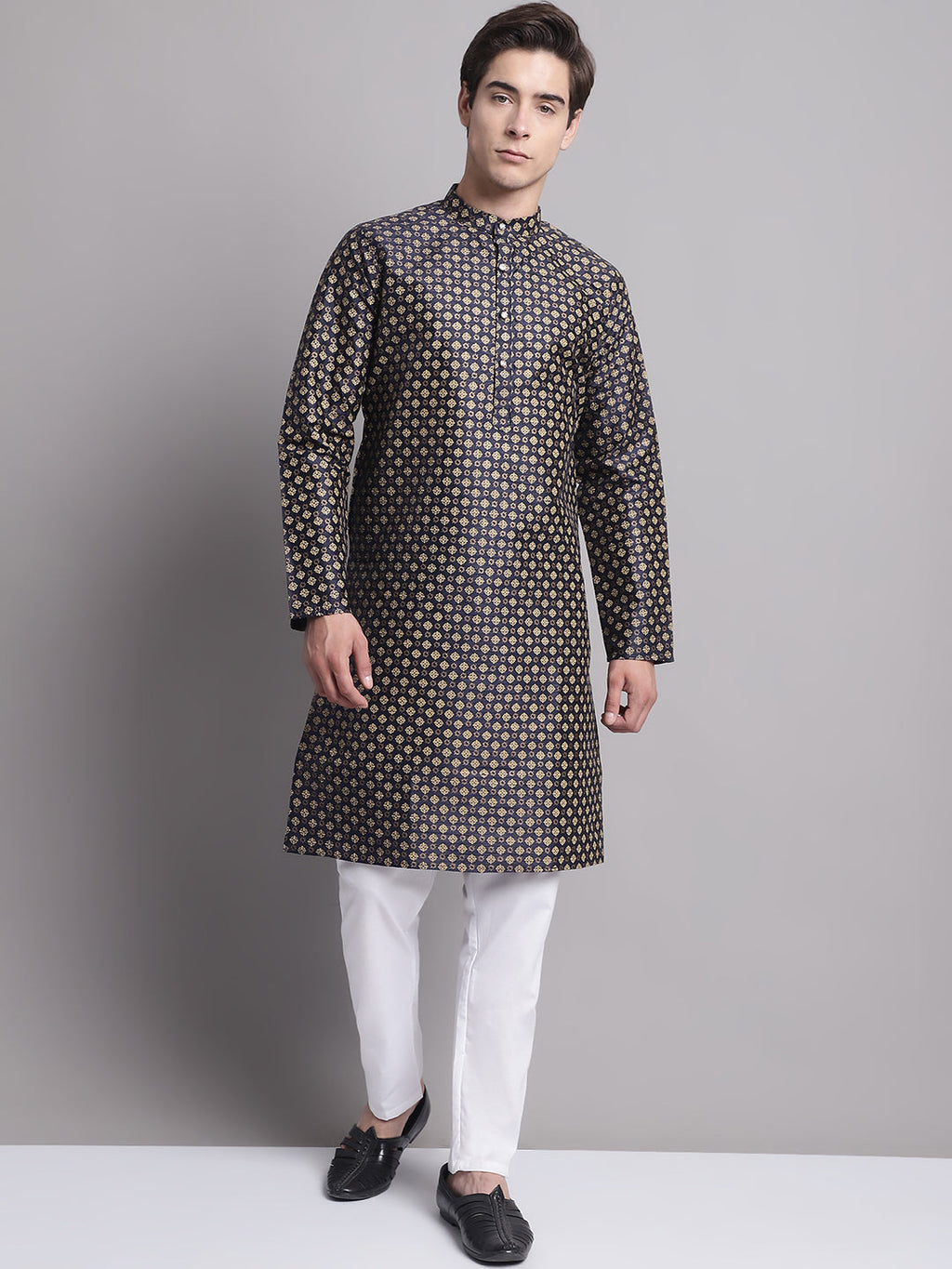 Jompers Men's Black Printed Silk Blend Kurta Payjama