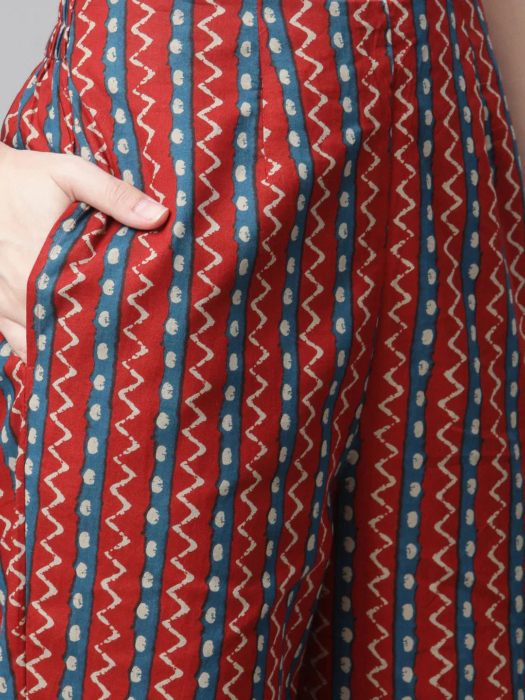 Jompers Women's Maroon & Blue Printed Regular Pure Cotton Kurta with Trousers & With Dupatta