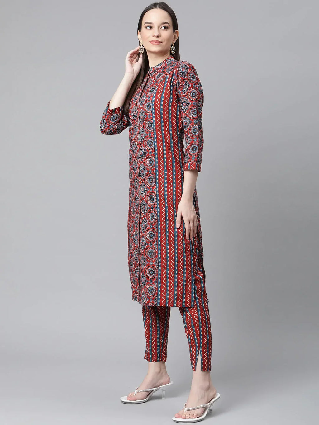 Jompers Women's Maroon & Blue Printed Regular Pure Cotton Kurta with Trousers & With Dupatta