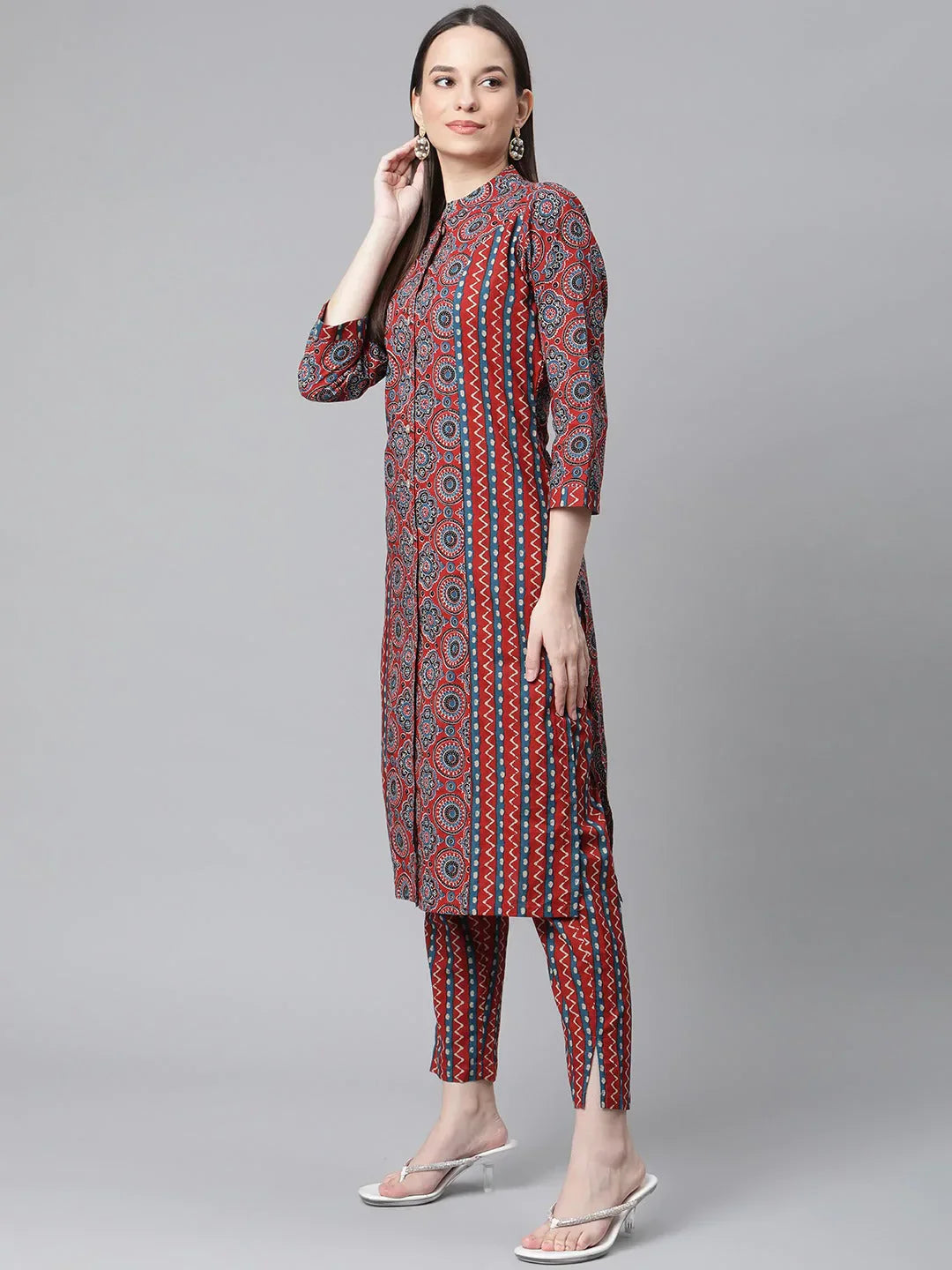 Jompers Women's Maroon & Blue Printed Regular Pure Cotton Kurta with Trousers & With Dupatta