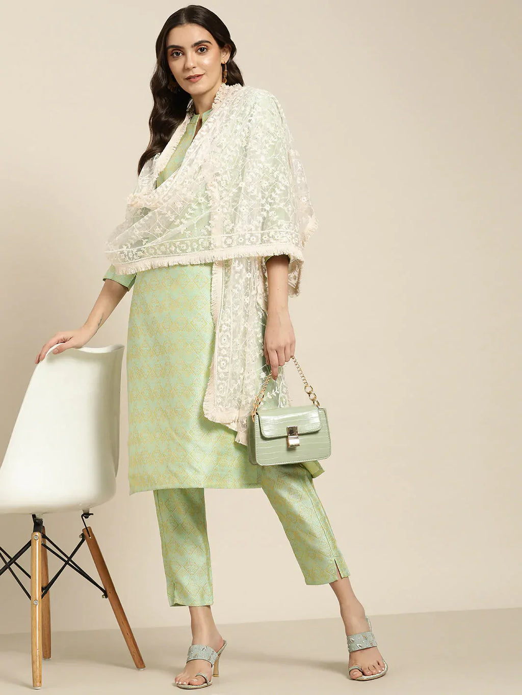 Jompers Women's Green Jacquard Woven Design Straight Kurta Trousers & Chikankari Dupatta