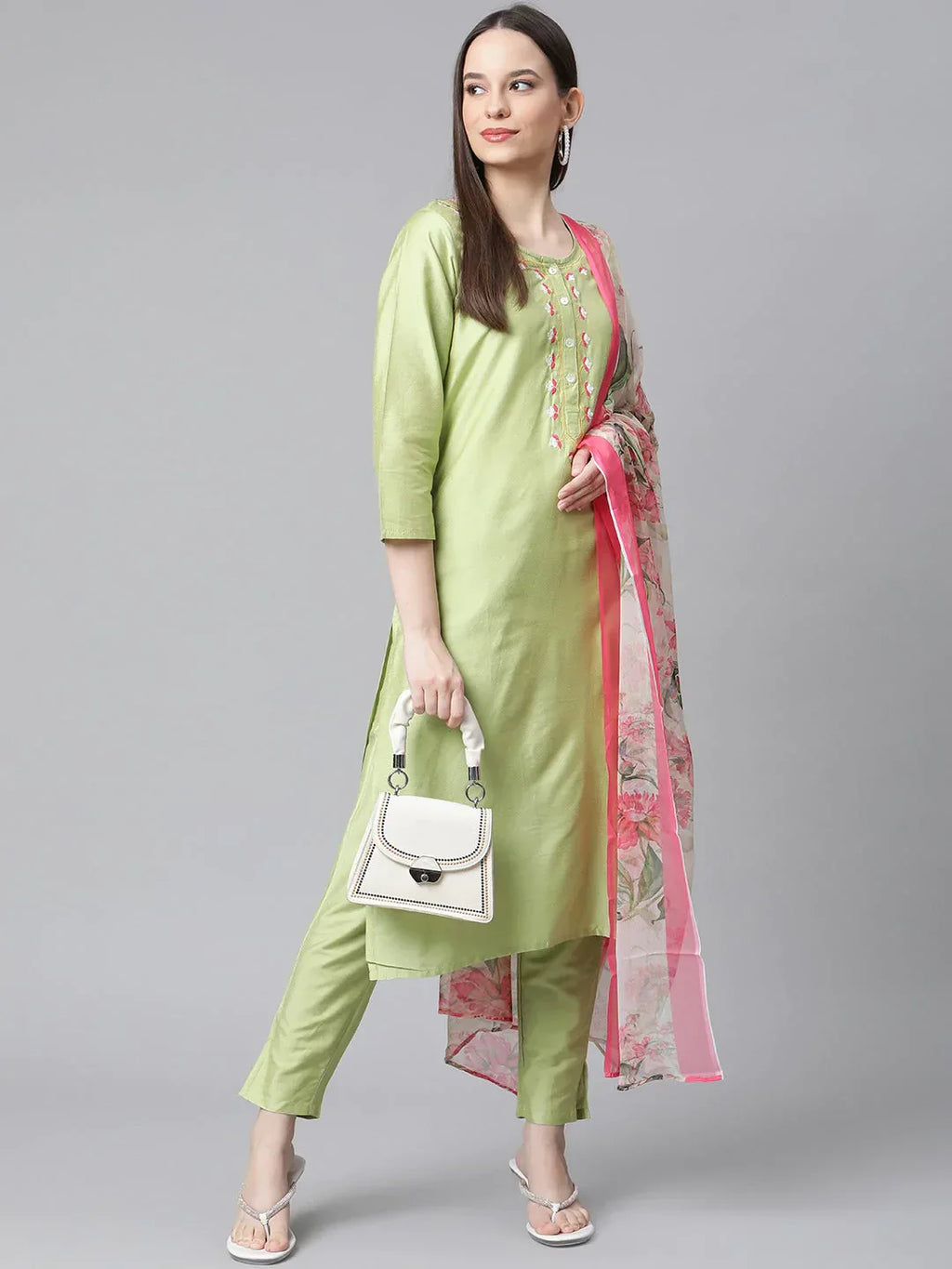 Jompers Women's Green Embroidered Regular Kurta with Trousers & With Dupatta