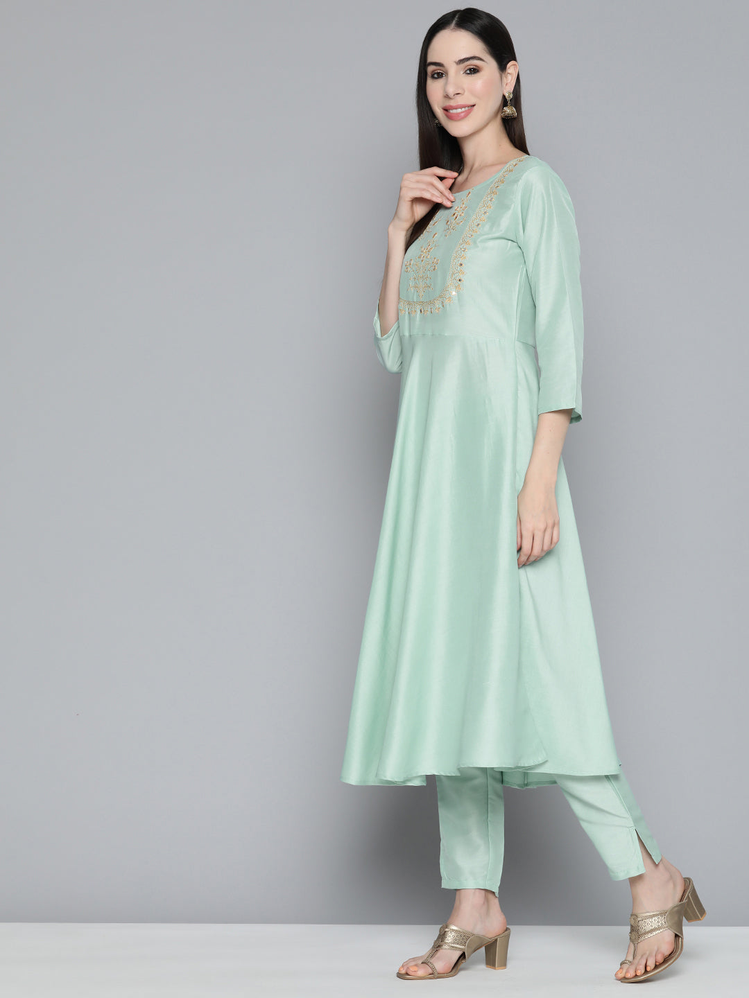 Jompers Women's Green Floral Embroidered Mirror Work Kurta with Trousers & With Dupatta