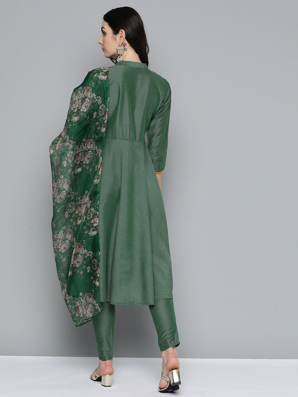 Jompers Women's Floral Embroidered Kurta with Trousers & With Dupatta - Green