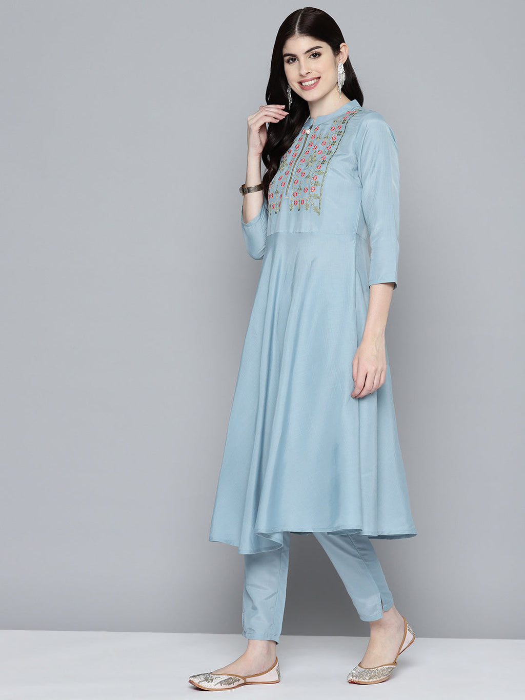 Jompers Women's Embroidered Thread Work Kurta & Trousers With Dupatta - Grey