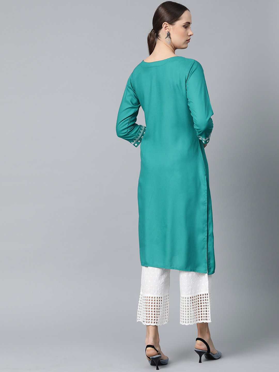 Jompers Women Rama Green Embroidered Straight Kurta