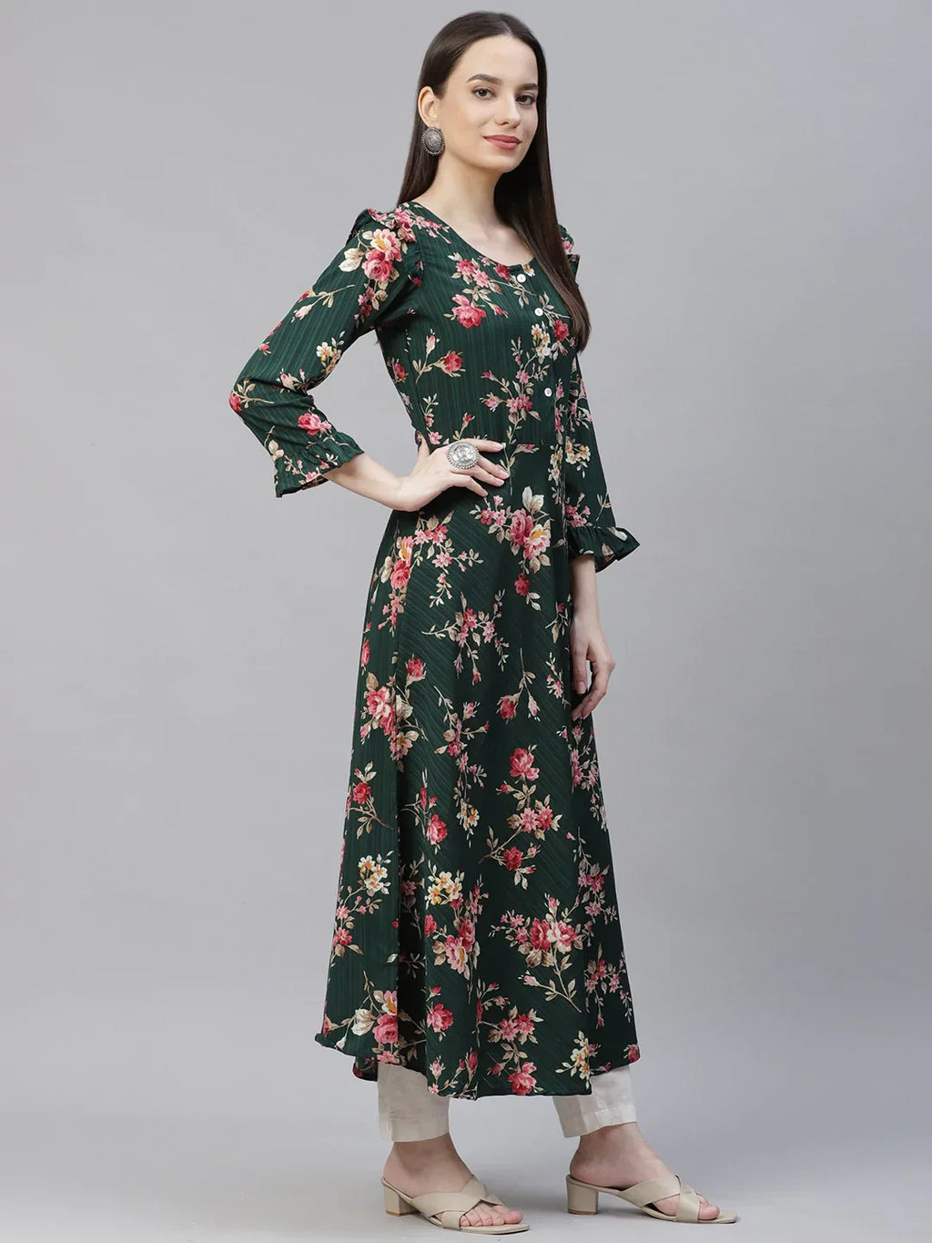 Jompers Women's Green & Pink Floral Printed Bell Sleeves Floral Anarkali Kurta