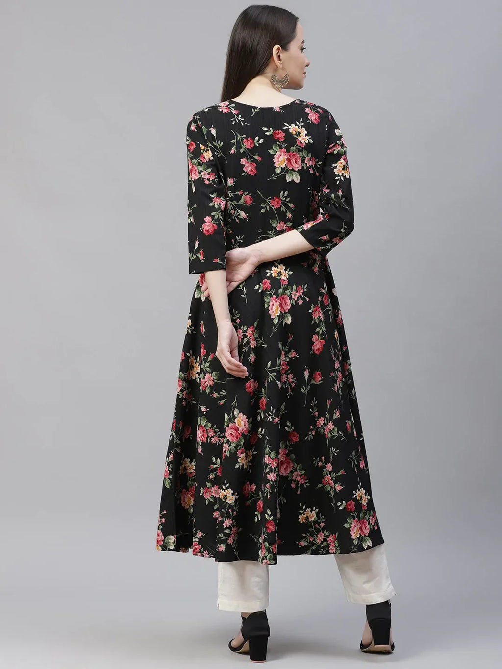 Jompers Women's Black Floral Printed Floral Anarkali Kurta