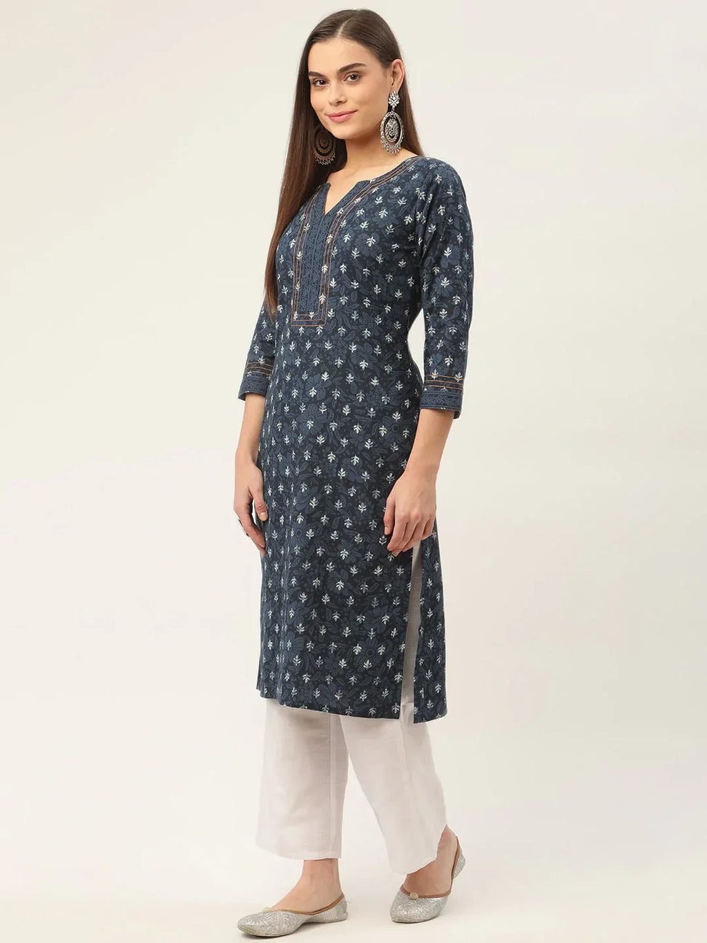 Jompers Women's Indigo Blue Pure Cotton Floral Printed Kurta