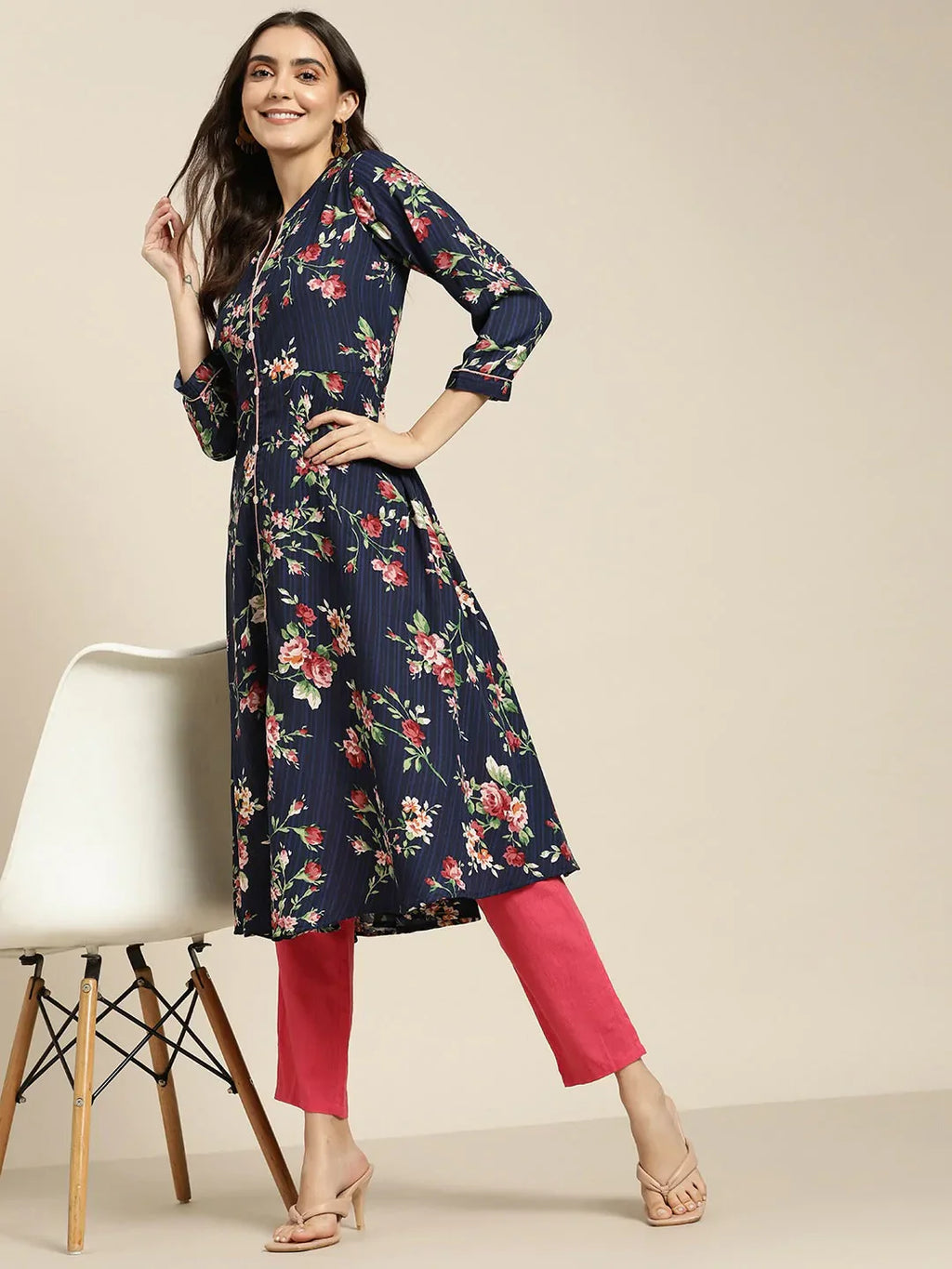Jompers Women's Blue & Pink Floral Printed Floral Georgette Anarkali Kurta