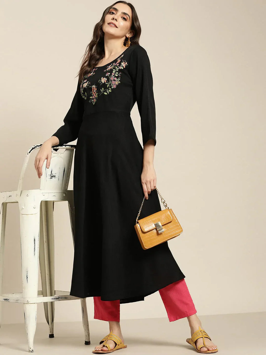 Jompers Women's Black & Green Floral Embroidered Georgette Anarkali Kurta