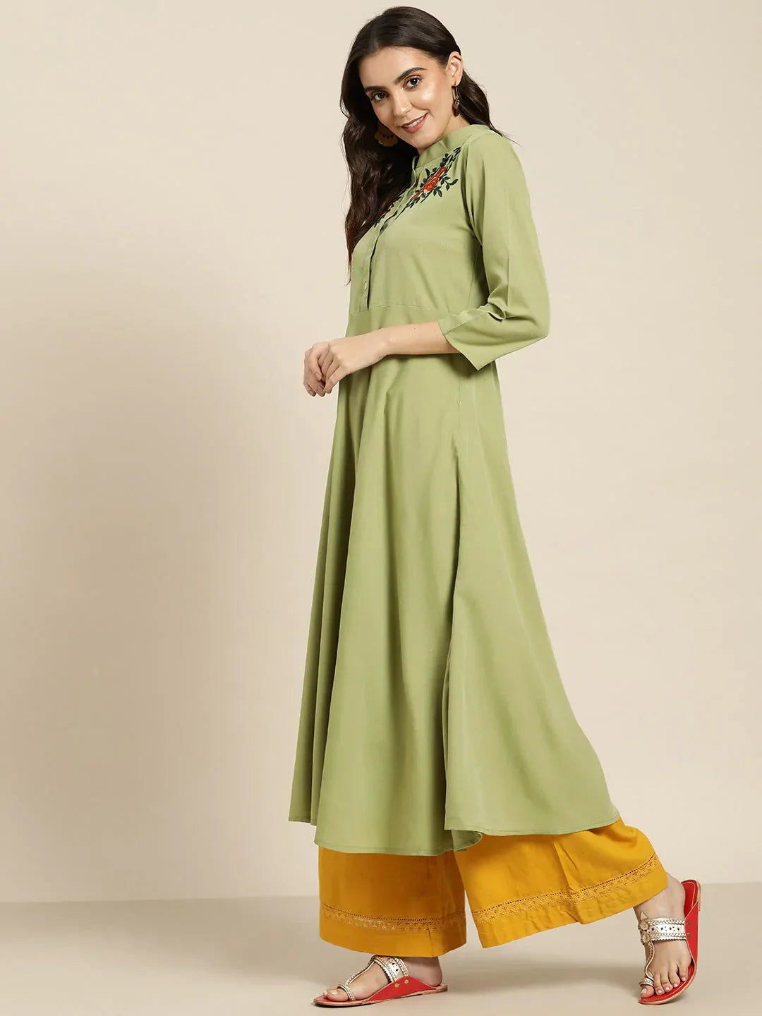 Jompers Women's Green & Red Floral Embroidered Georgette Anarkali Kurta
