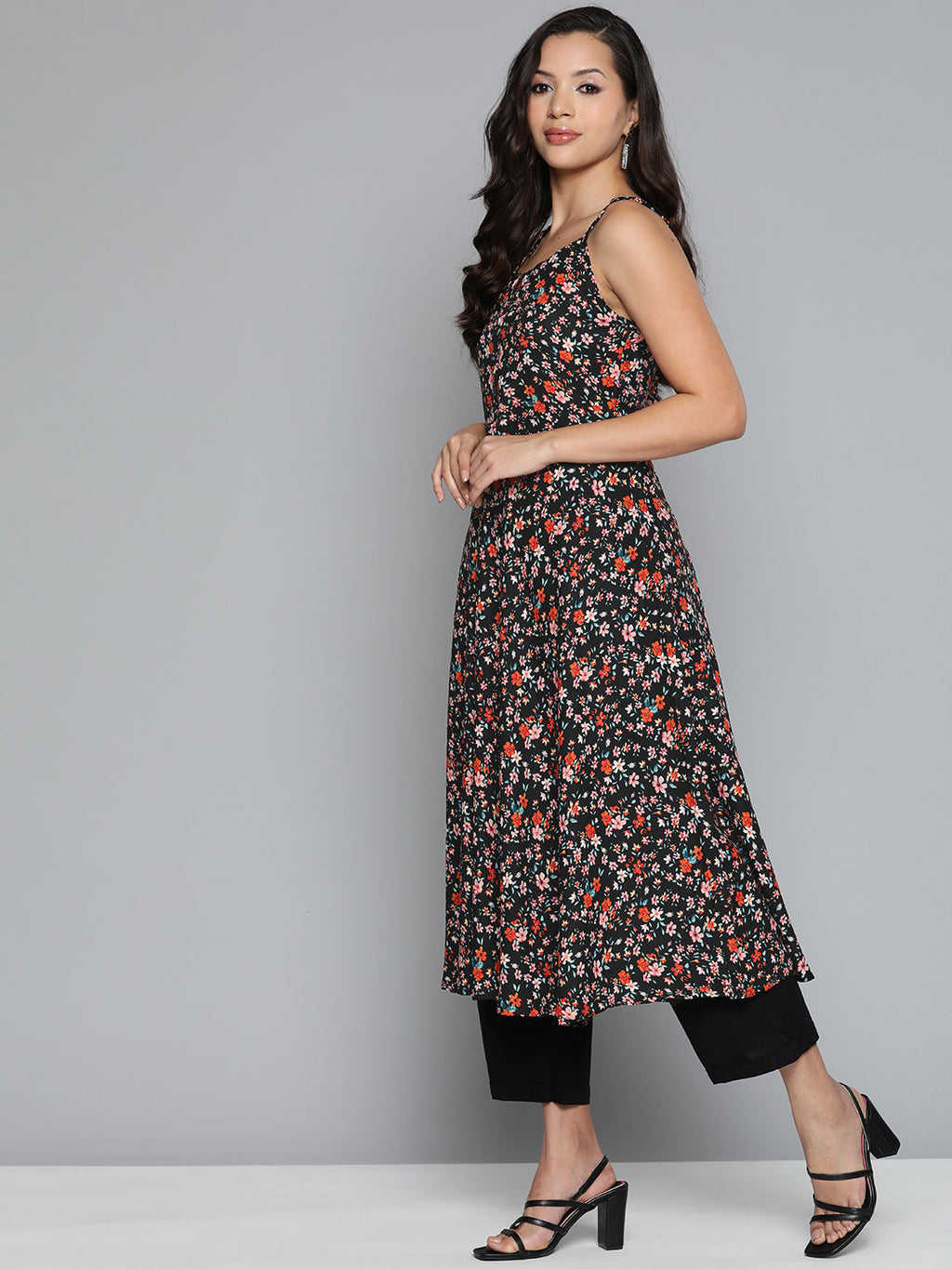 Jompers Women's Floral Printed Floral Georgette Kurta - Black