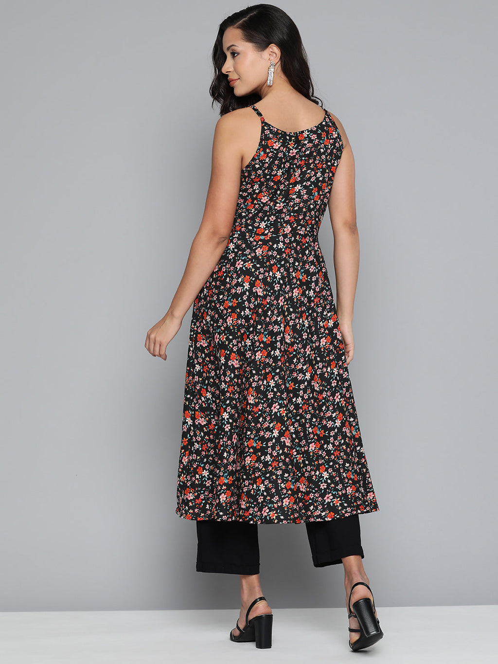 Jompers Women's Floral Printed Floral Georgette Kurta - Black