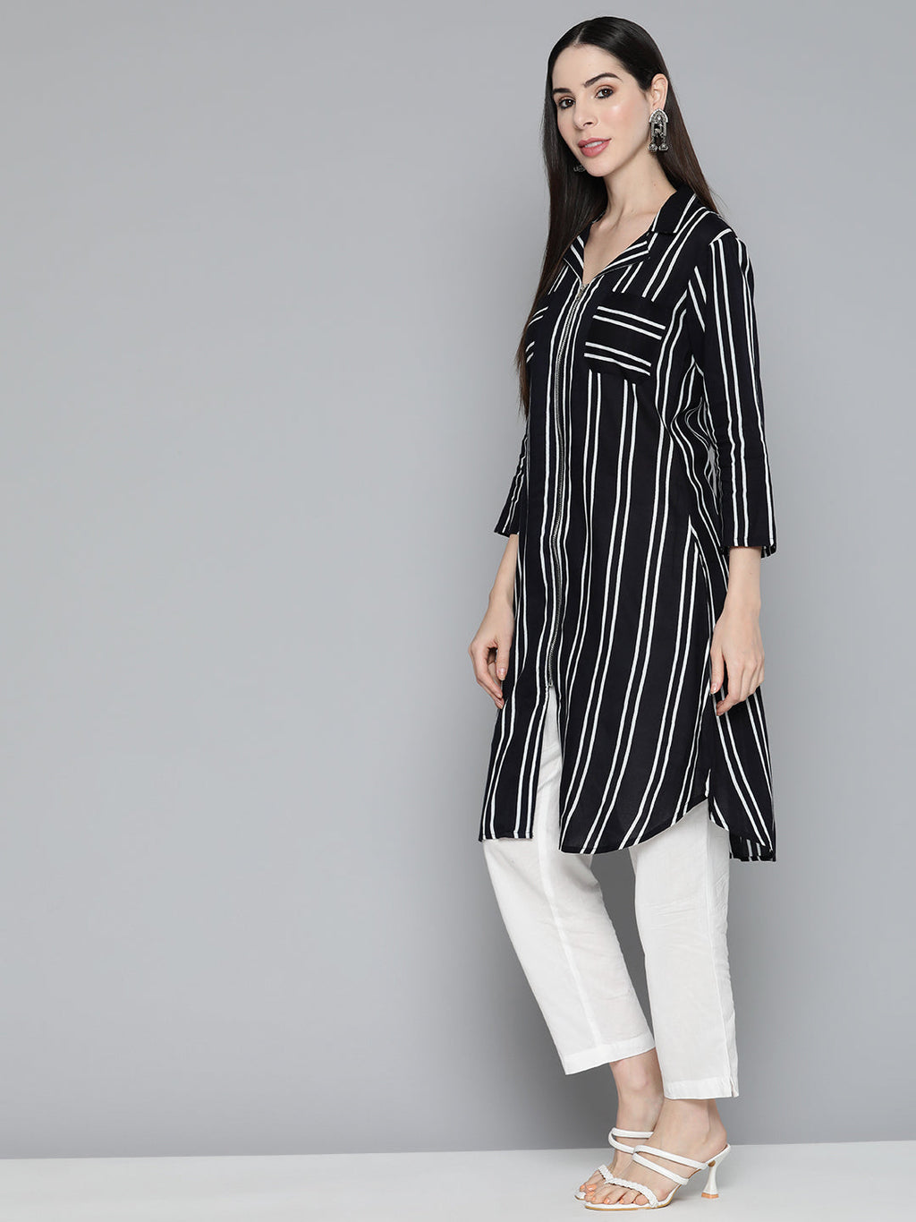 Jompers Women's Black Striped Kurta