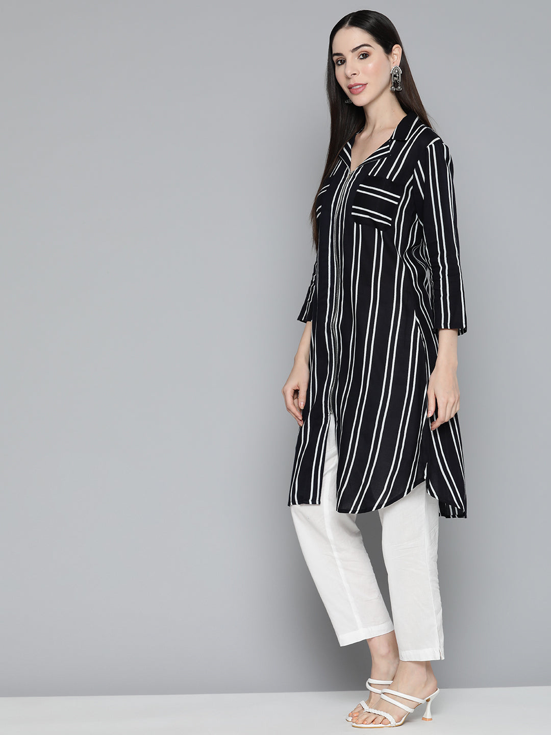 Jompers Women's Black Striped Kurta