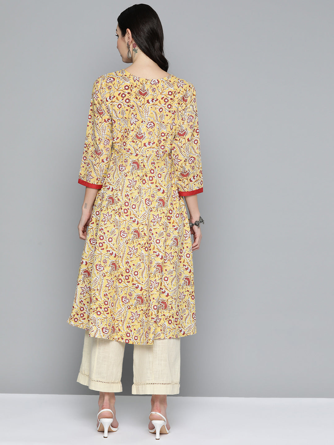 Jompers Women's Yellow Floral Printed Anarkali Kurta