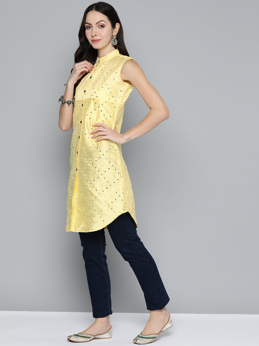 Jompers Women's Geometric Embroidered Mirror Work Kurta - Lemon