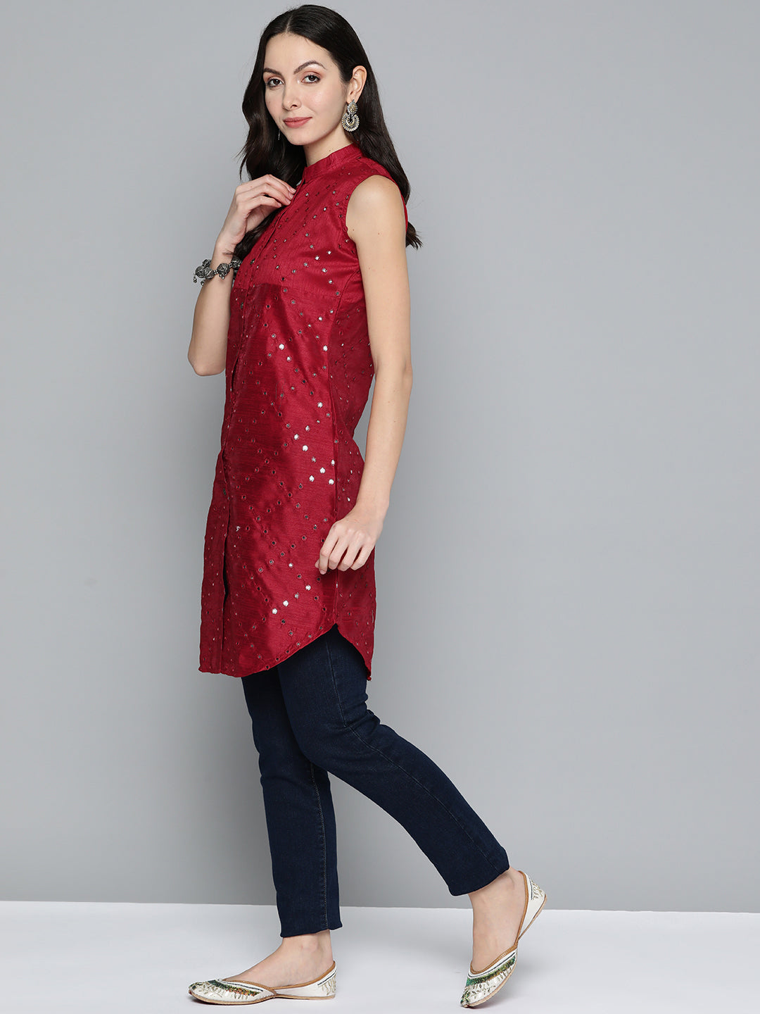 Jompers Women's Geometric Embroidered Mirror Work Kurta - Maroon