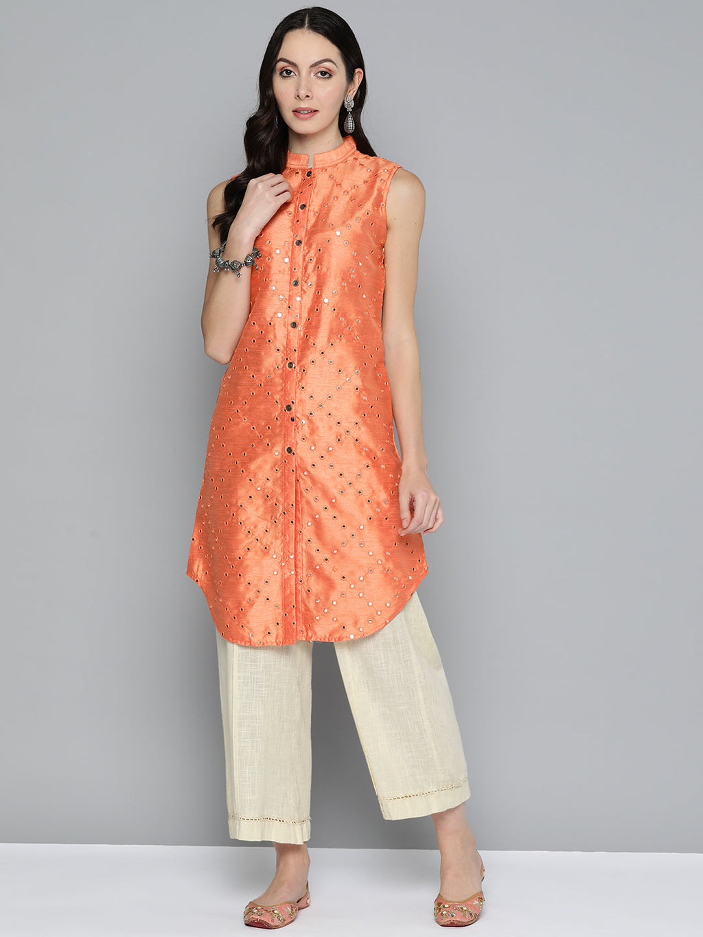 Jompers Women's Geometric Embroidered Mirror Work Kurta - Peach