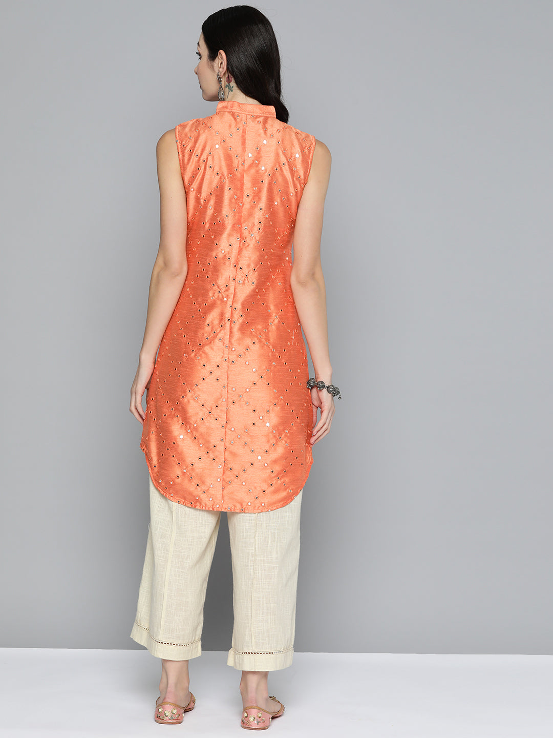 Jompers Women's Geometric Embroidered Mirror Work Kurta - Peach