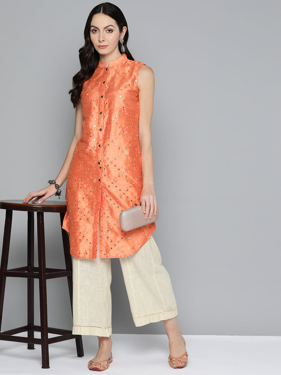 Jompers Women's Geometric Embroidered Mirror Work Kurta - Peach