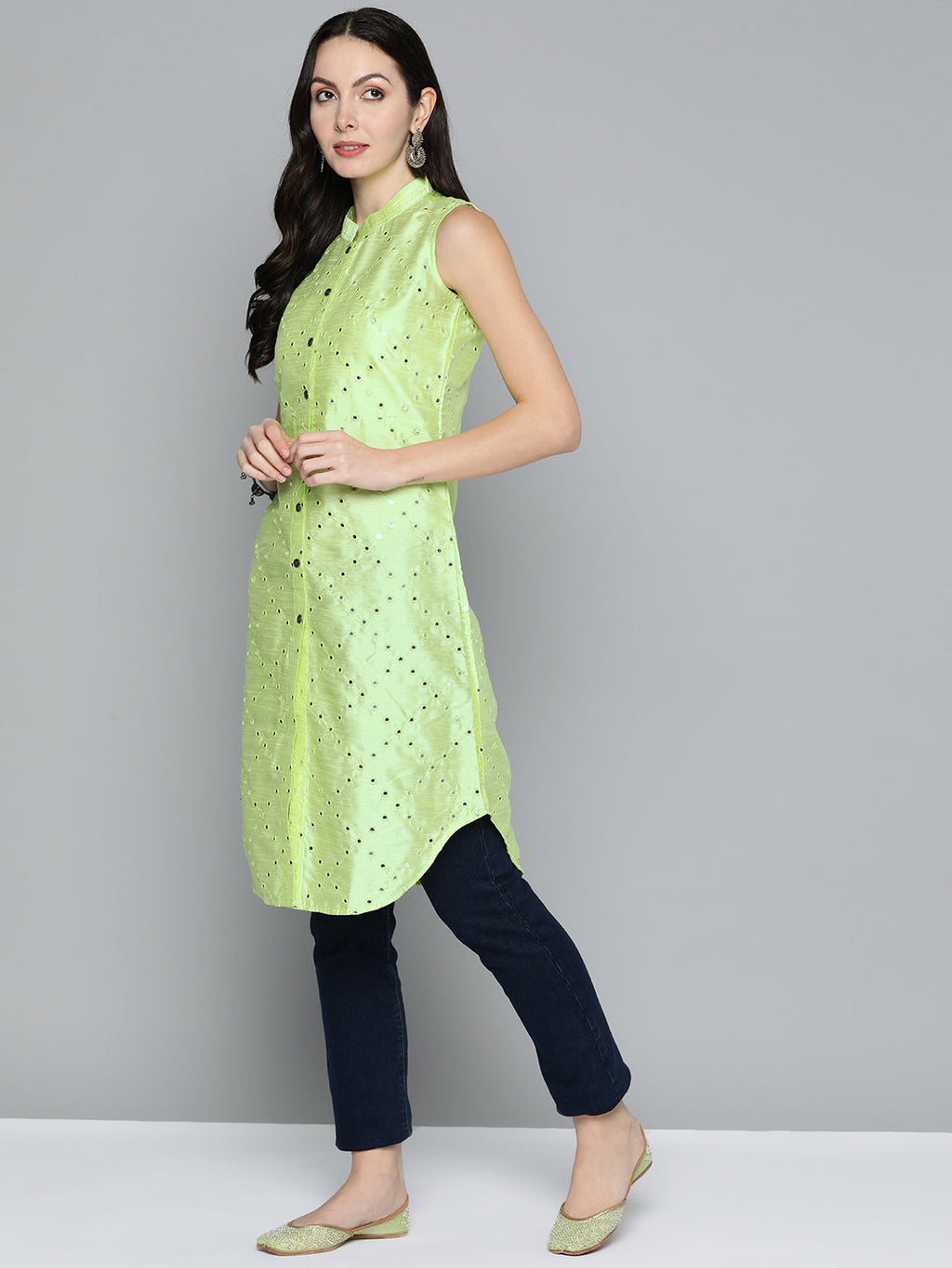 Jompers Women's Geometric Embroidered Mirror Work Kurta - Pista