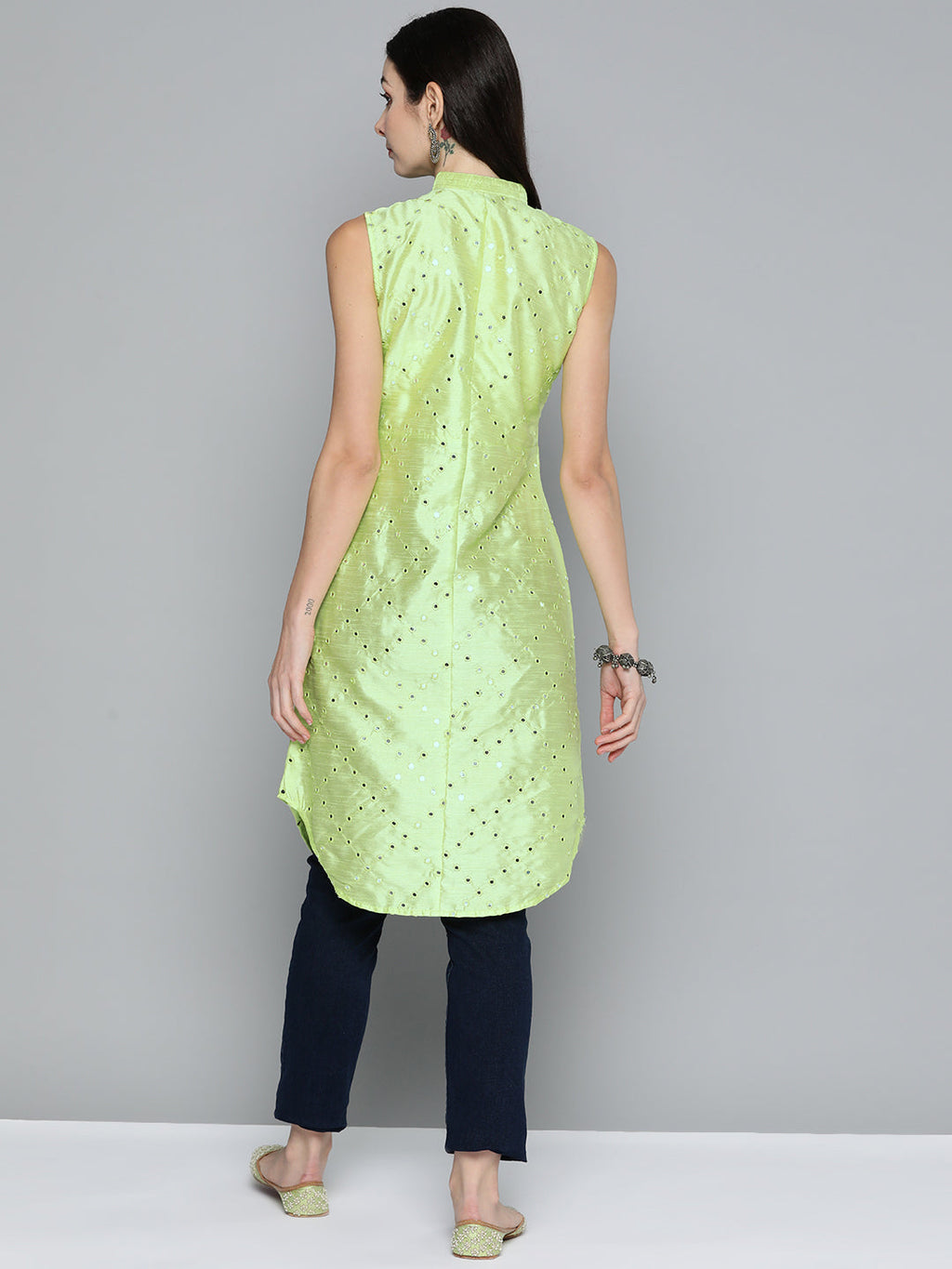 Jompers Women's Geometric Embroidered Mirror Work Kurta - Pista
