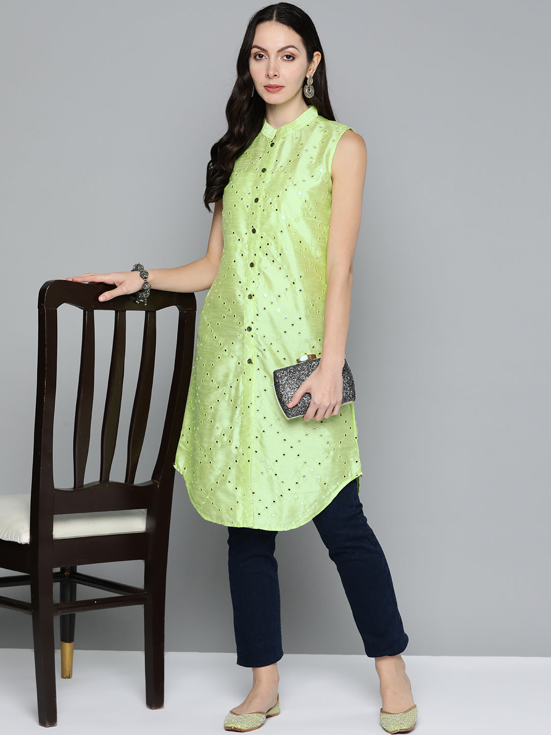 Jompers Women's Geometric Embroidered Mirror Work Kurta - Pista