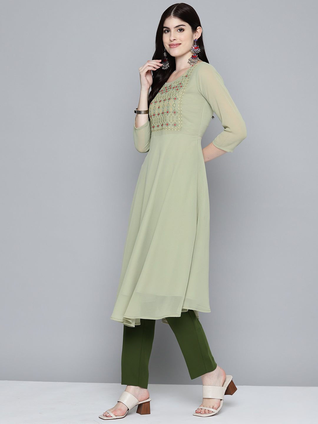 Jompers Women's Embroidered yok flared georgette kurta - Green