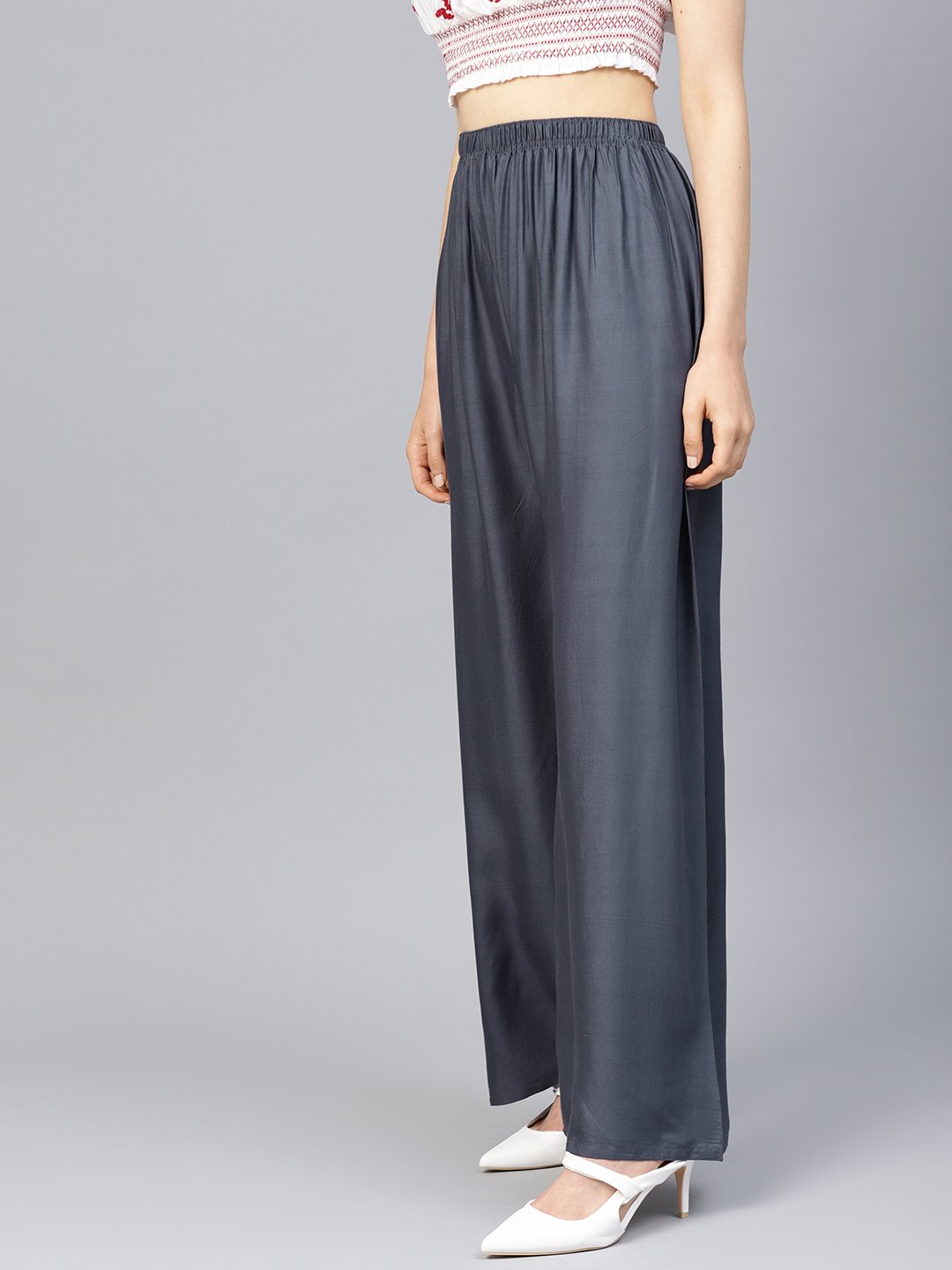 Jompers Women Grey Solid Straight Palazzos