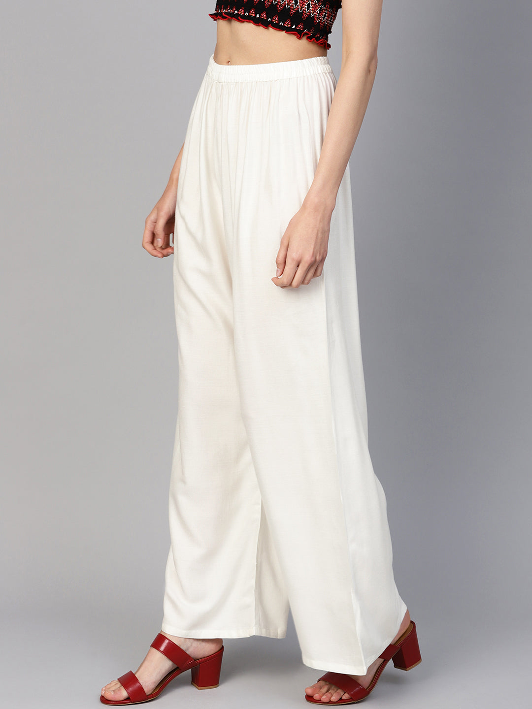 Jompers Women's off-White Straight Elasticated Palazzo