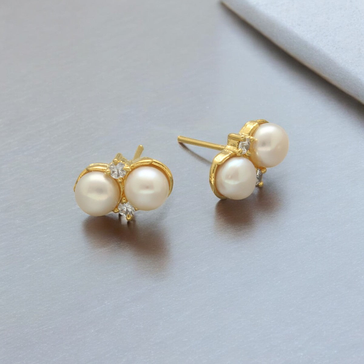 J Pearls Tanay Pearl Earrings Pack 4