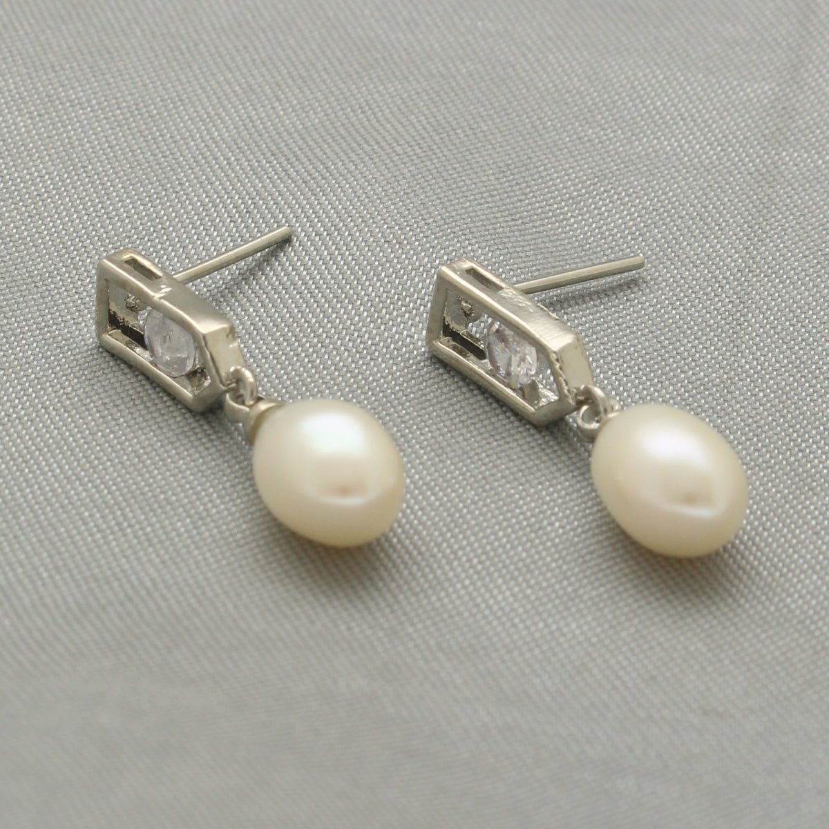 J Pearls Mehri Pearl Earrings