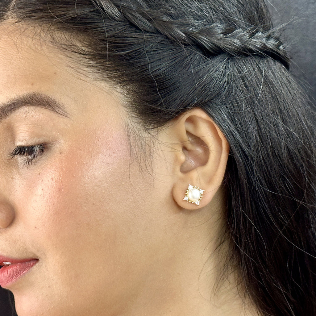 J Pearls Jaanvi Pearl Earrings
