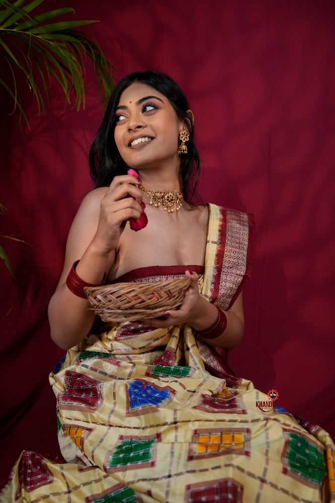 khanduapata Multicolored Geometric & Abstract Design Silk Saree For Women