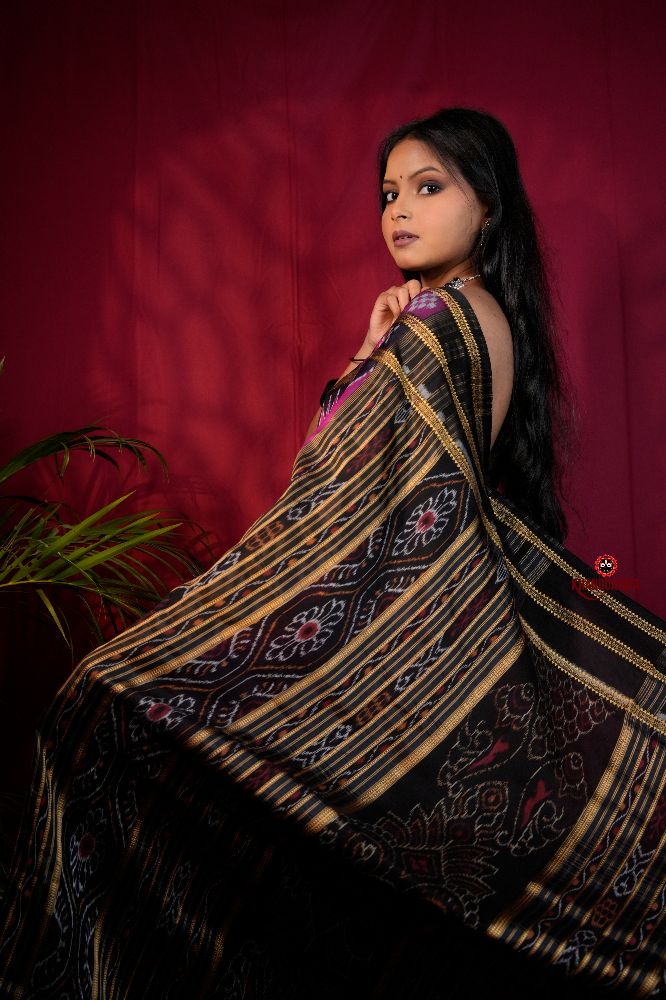 khanduapata Magenta Colour Double Border Dot Design Silk Saree For Women