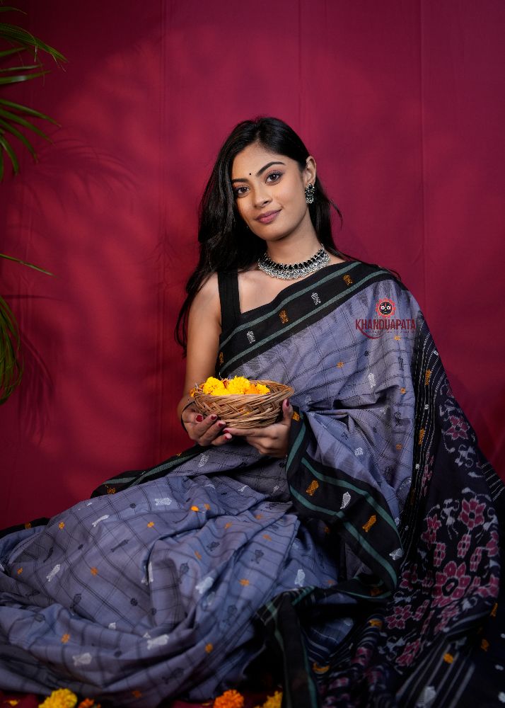 khanduapata Grey & Black Colour Fish Design Cotton Saree For Women