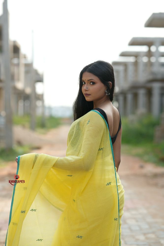 khanduapata Yellow and Green Leaf Pattern Cotton Saree For Women