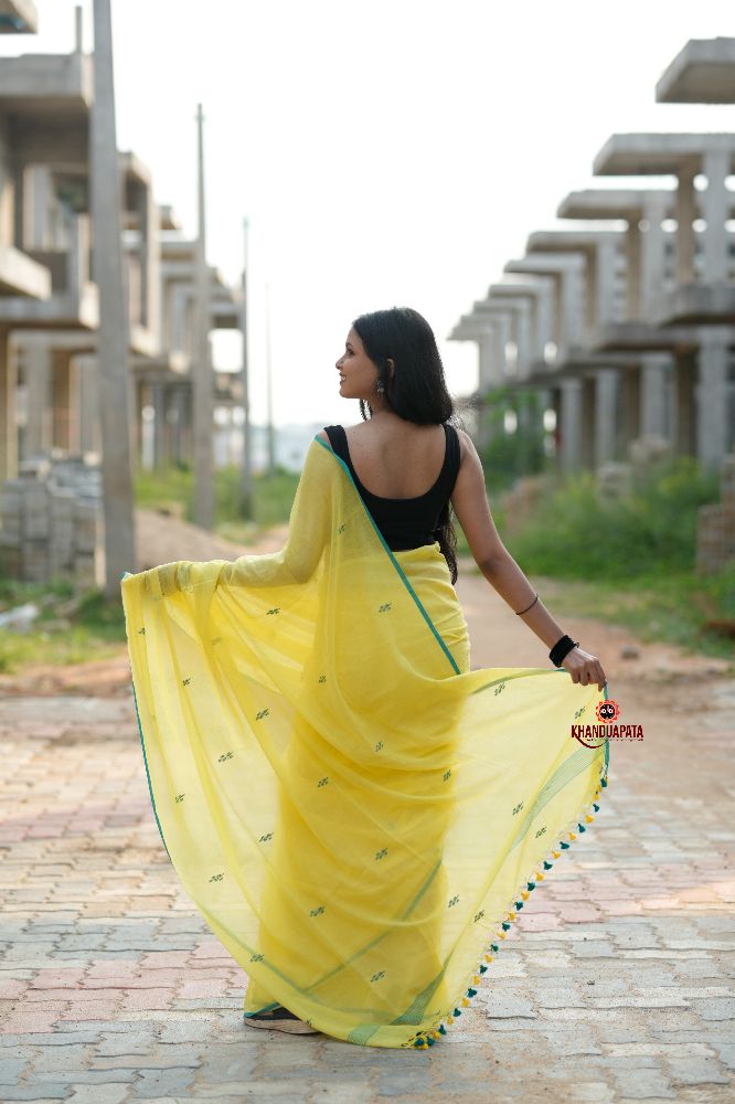 khanduapata Yellow and Green Leaf Pattern Cotton Saree For Women