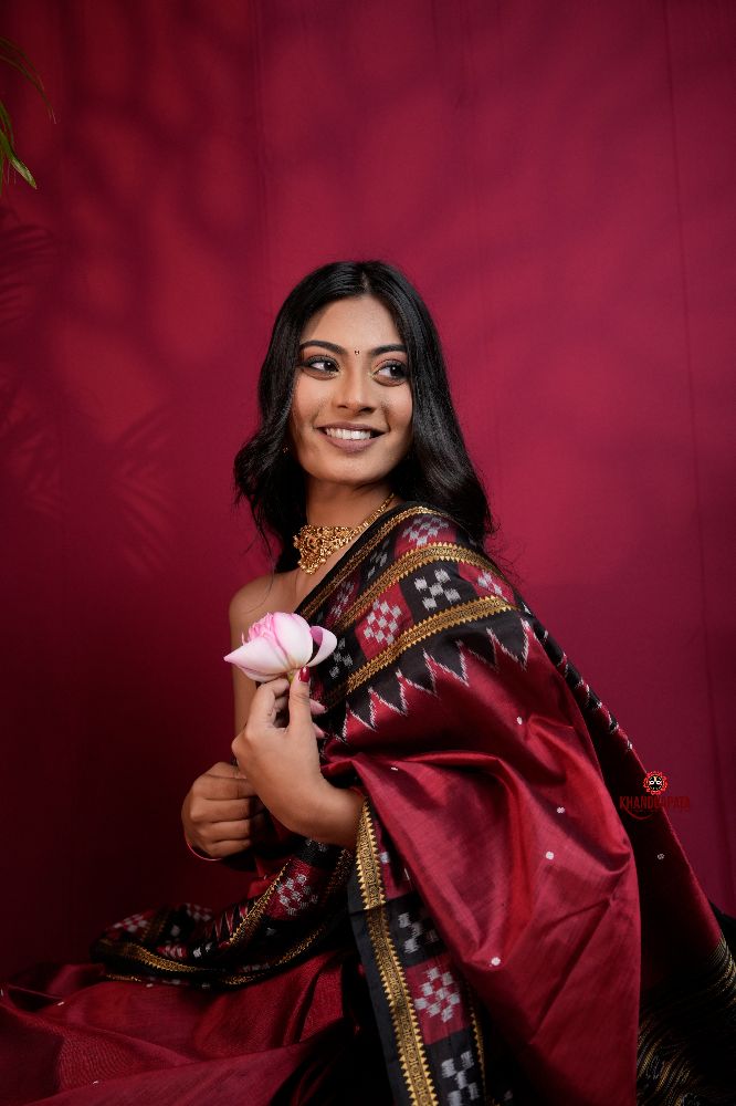 khanduapata Black & Maroon Colour Double Border Dot Design Silk Saree For Women