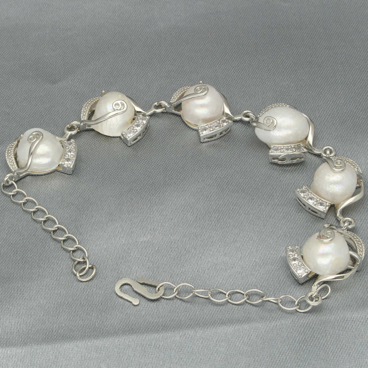 J Pearls Elegant Pearl Bracelet