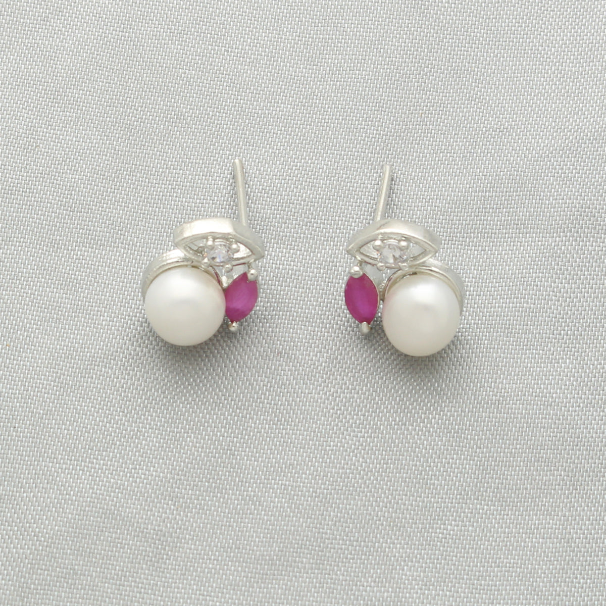 J Pearls Yashvi Pearl Earrings