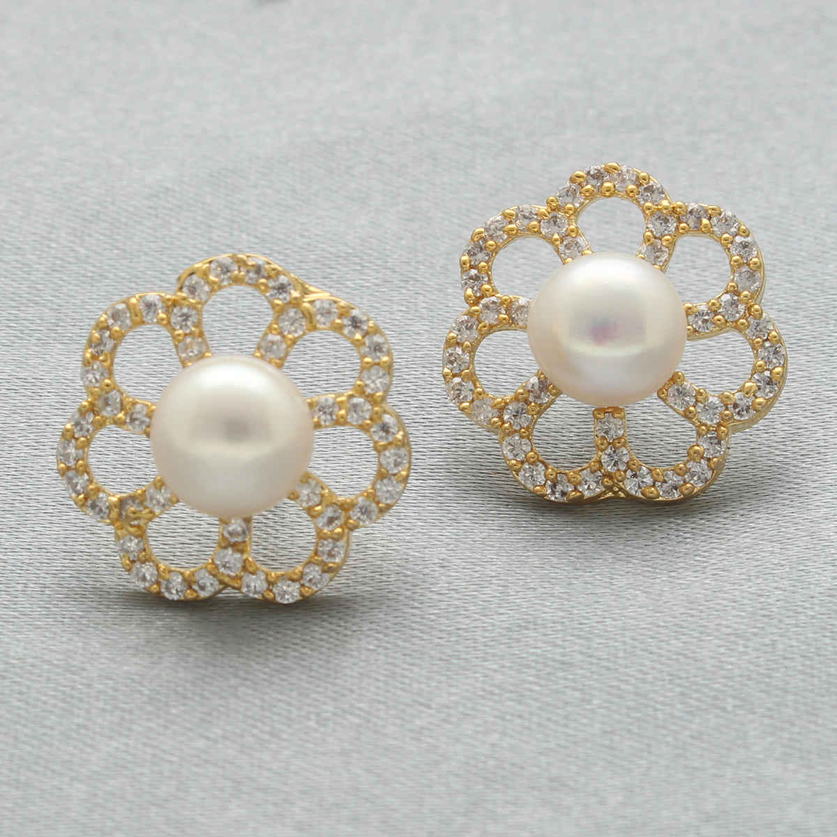 J Pearls Wyra Pearl Earrings