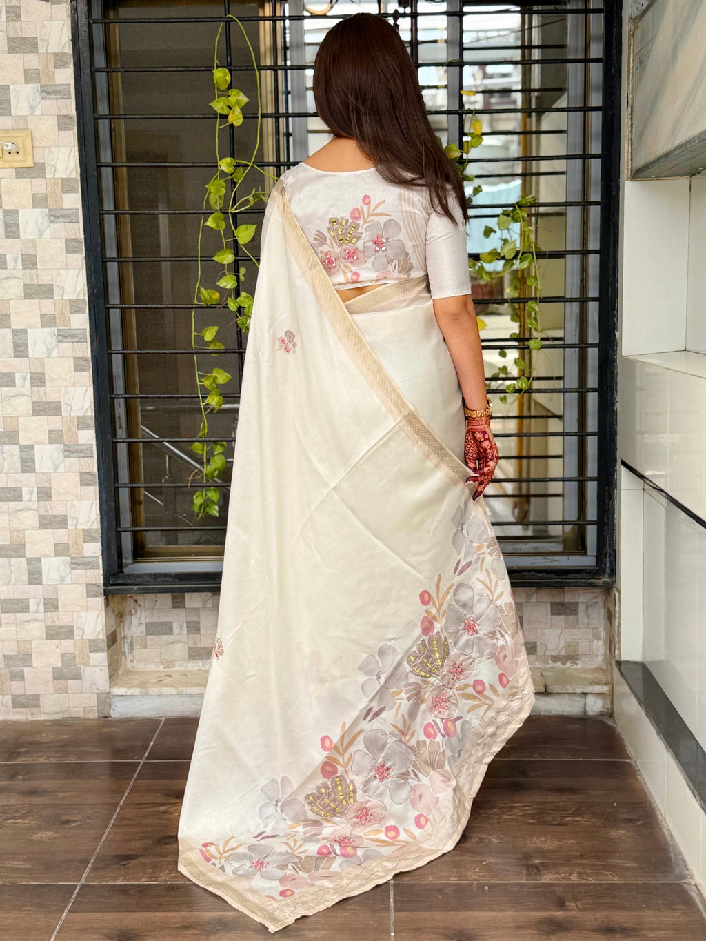 Evanik Off White Tussar Cotton With Hand Mirror Work Saree With Unstitched Blouse