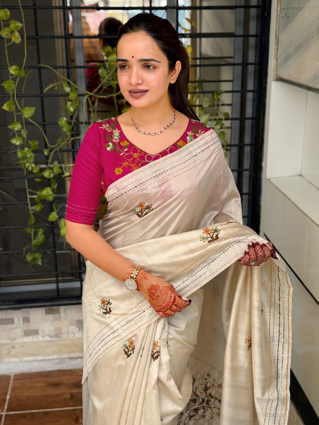 Evanik Cream Kashmiri Style Thread Embroidered Work Saree With Unstitched Blouse