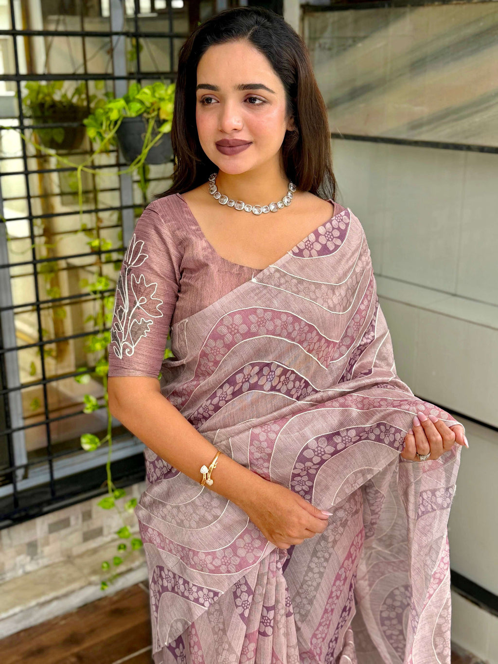 Evanik Designer Onion Pink Printed With Thread Kantha Work Saree With Blouse